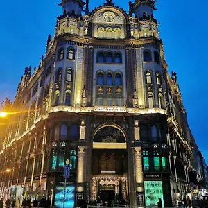 Cheerful Downtown , Budapest Ungheria