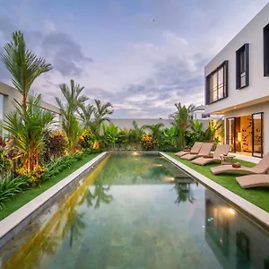 Charleston Umalas , Kerobokan Indonesia